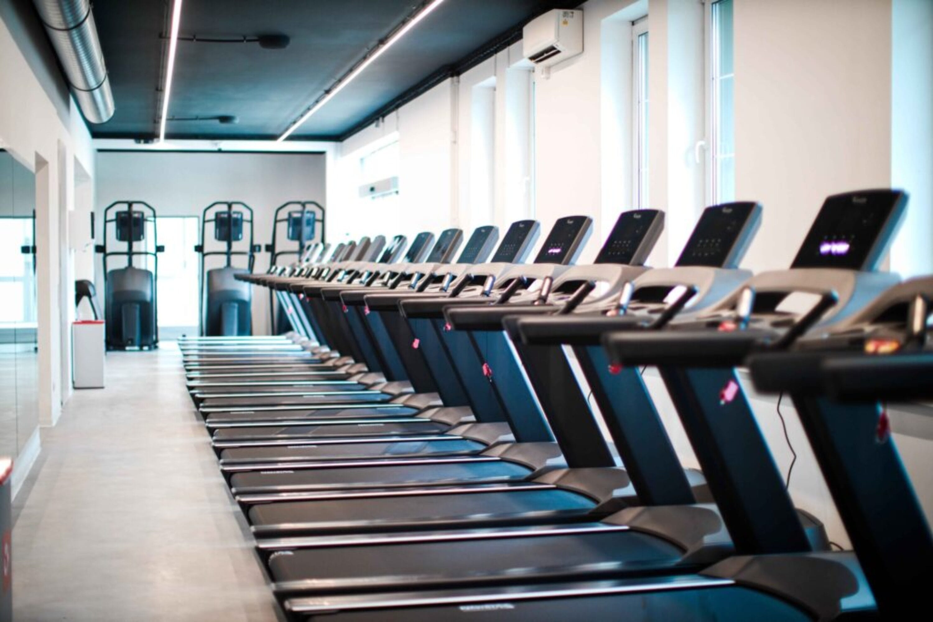 Kardio zóna s běžeckými pásy XFitness Smíchov