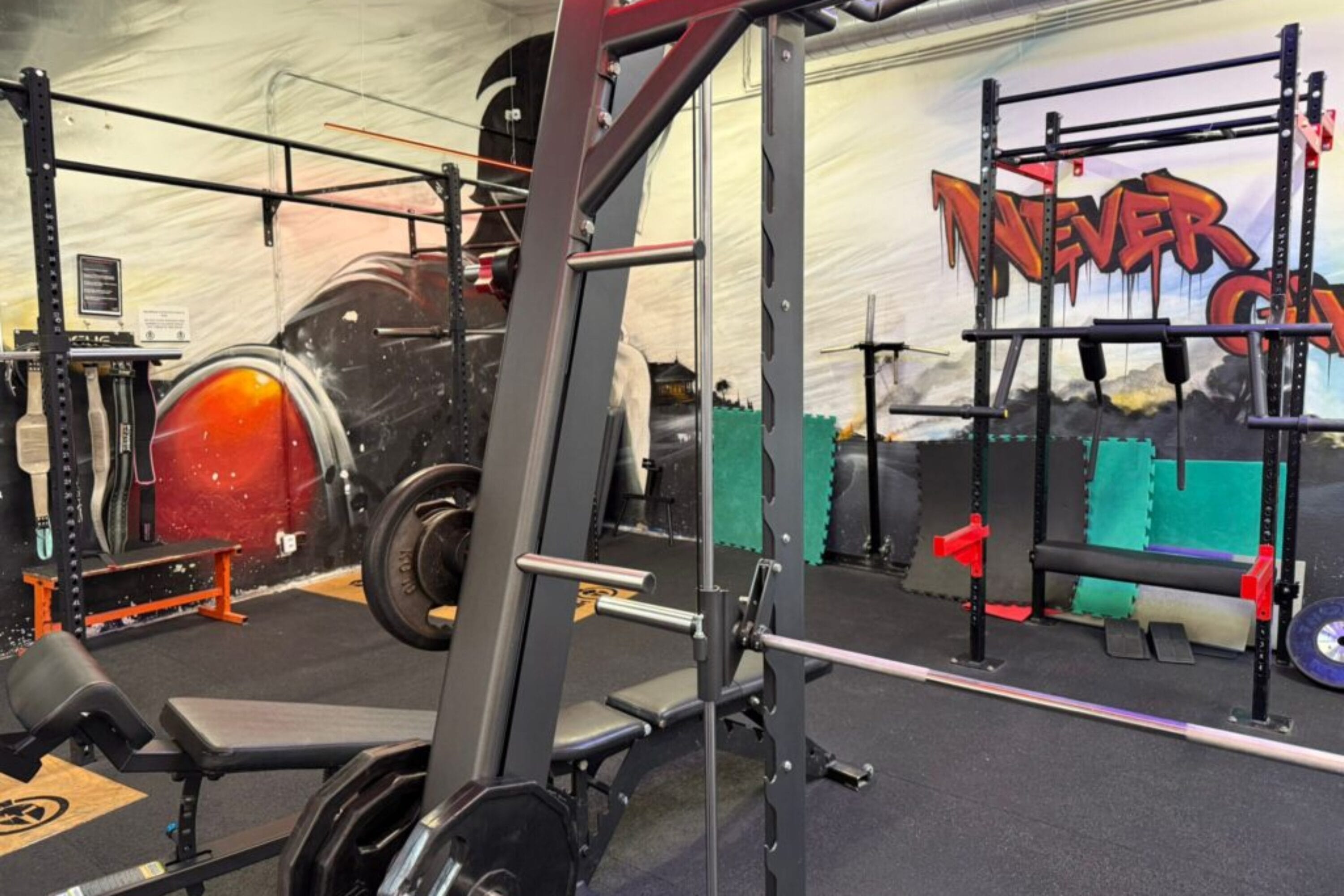 Fitness zóna s posilovacími stroji XFitness Vinohrady