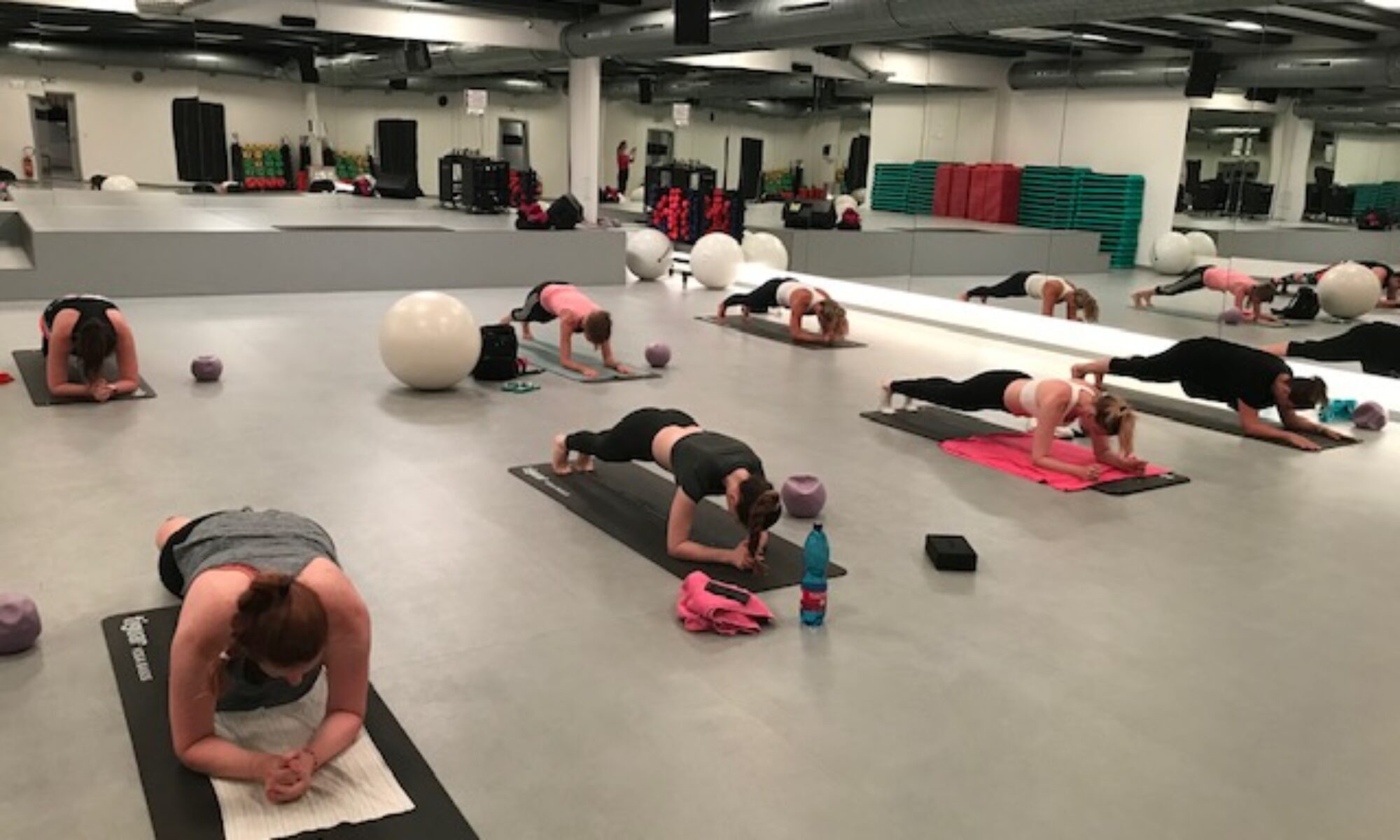 Pilates Skupinová lekce Pilates v XFitness Smíchov